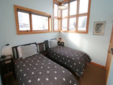 Bedroom with Two Twin Beds